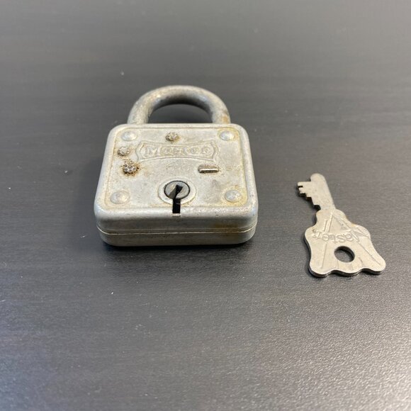 Vintage Classic #66 MASTER Lock with Key, Milwaukee Wis USA, Padlock Lock, Vinta - Picture 4 of 10